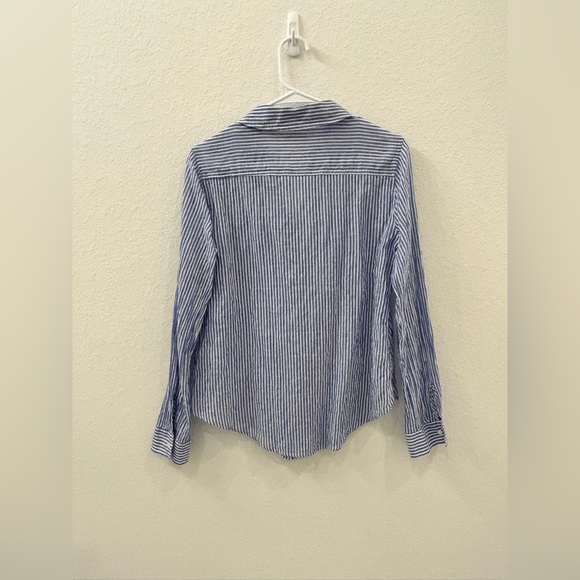 🛑SOLD🛑 Lilly Pulitzer Sea View Button Down Top (small) - Excellent - Picture 3 of 6